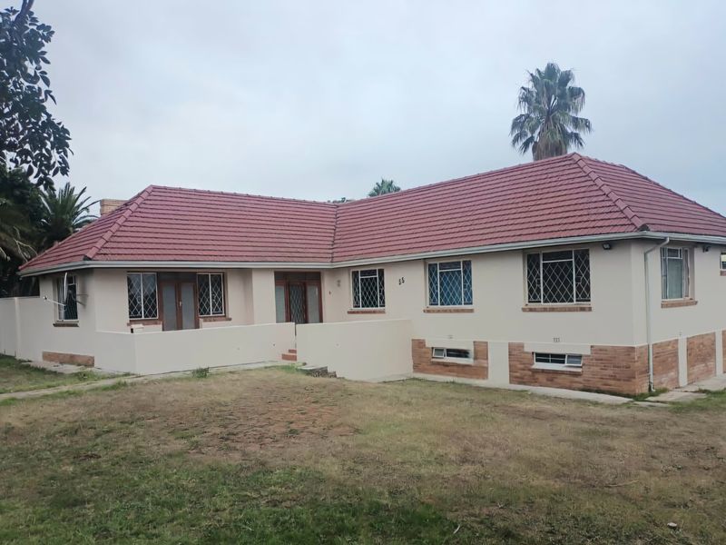 House for sale in Mosel, Uitenhage/Kariega - Photo 2