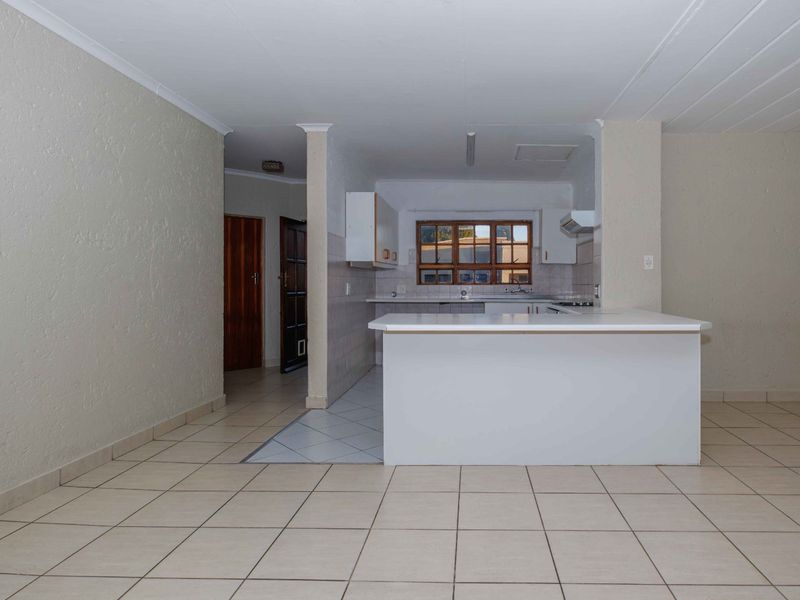 Sunlit Home For Sale In Dowerglen! - Photo 9