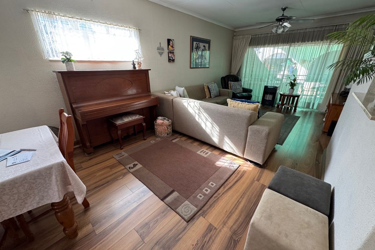 Spacious Family Home with Granny Flat and Pool - Photo 5