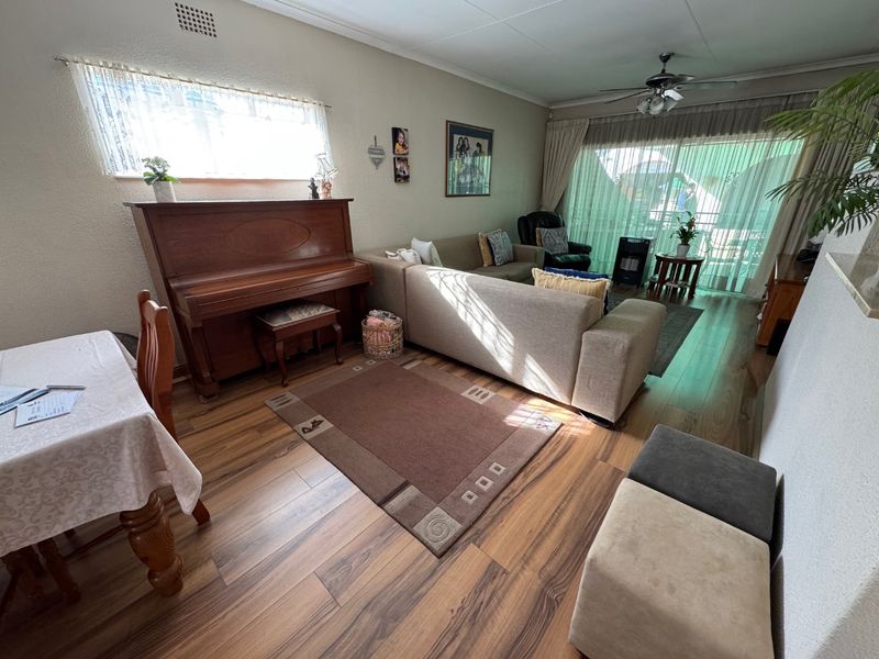 Spacious Family Home with Granny Flat and Pool - Photo 5