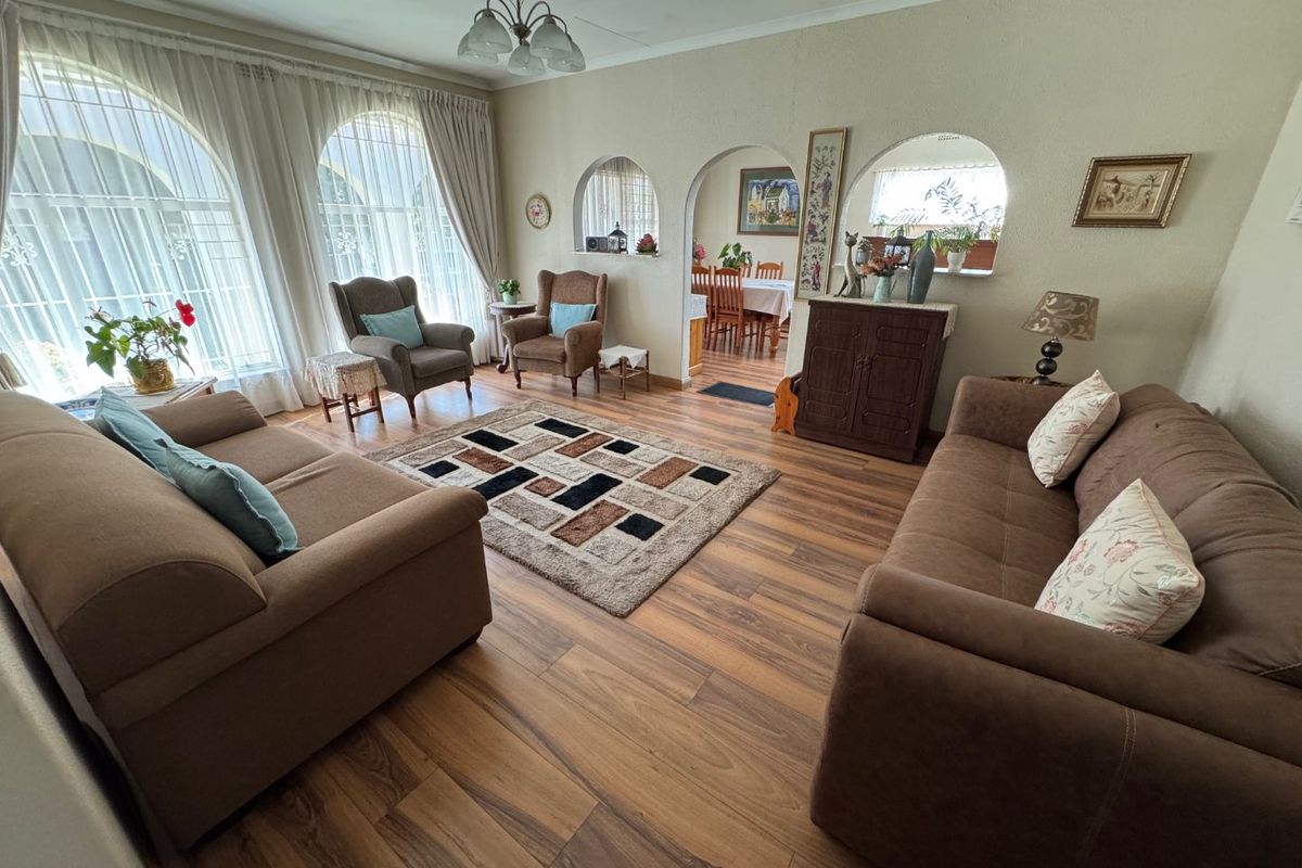 Spacious Family Home with Granny Flat and Pool - Photo 3