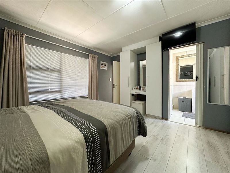 Stylish Three-Bedroom Home with Pool and Study - Photo 10