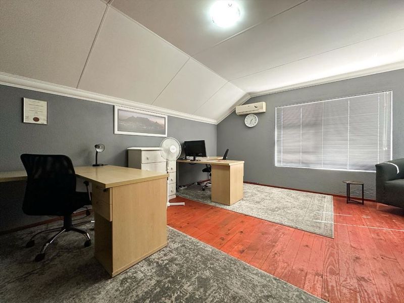 Stylish Three-Bedroom Home with Pool and Study - Photo 8