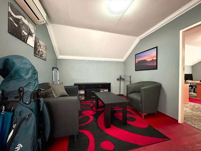 Stylish Three-Bedroom Home with Pool and Study - Photo 7