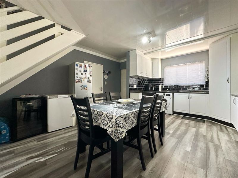 Stylish Three-Bedroom Home with Pool and Study - Photo 5