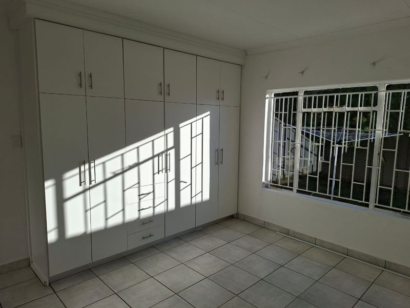 Two bedroom flat in La Hoff (Own Garden with Built in braai) - Photo 8
