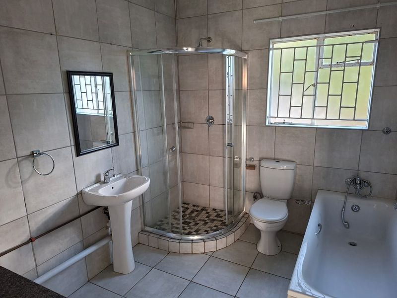 Two bedroom flat in La Hoff (Own Garden with Built in braai) - Photo 7