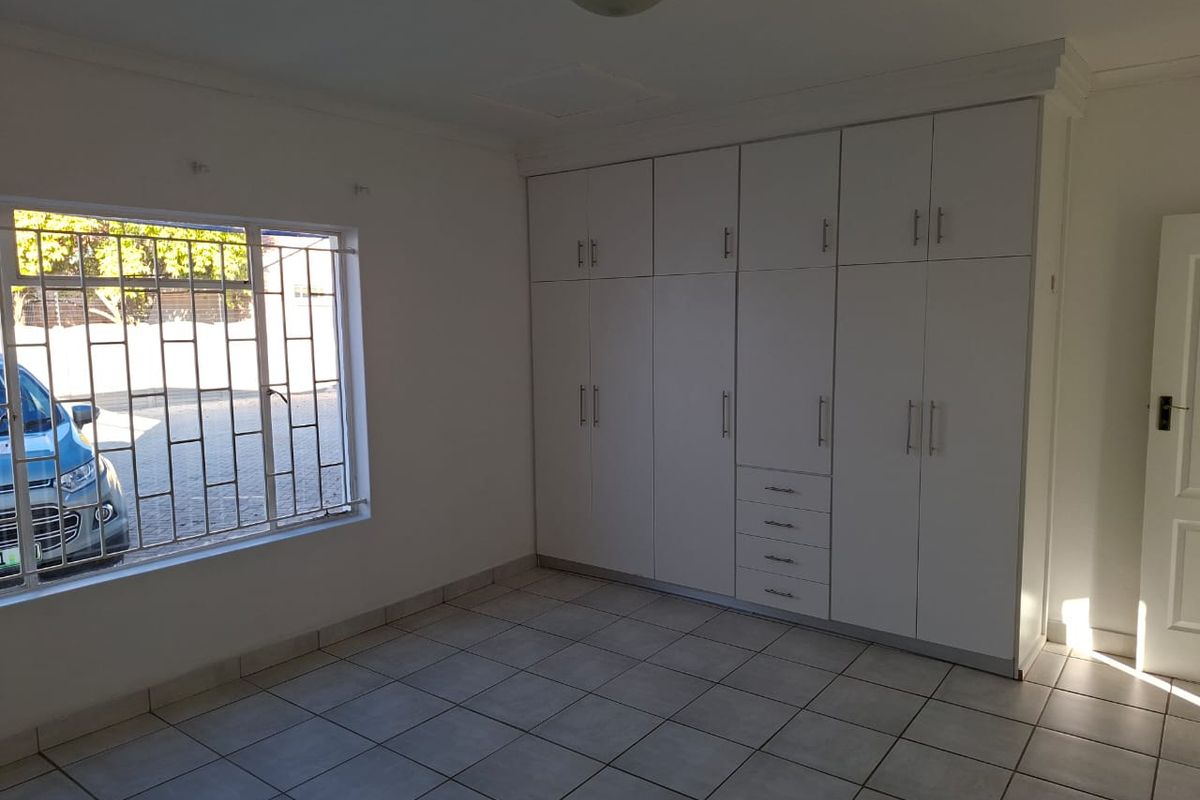 Two bedroom flat in La Hoff (Own Garden with Built in braai) - Photo 5