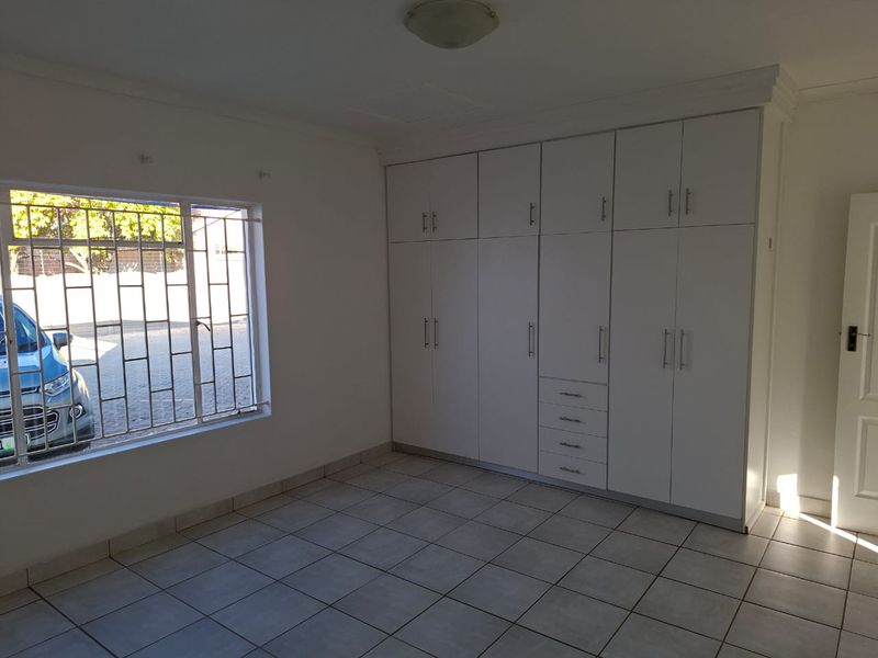 Two bedroom flat in La Hoff (Own Garden with Built in braai) - Photo 5