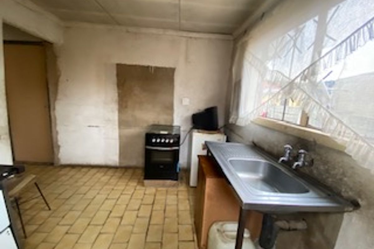 Home with extra income potential - Photo 5