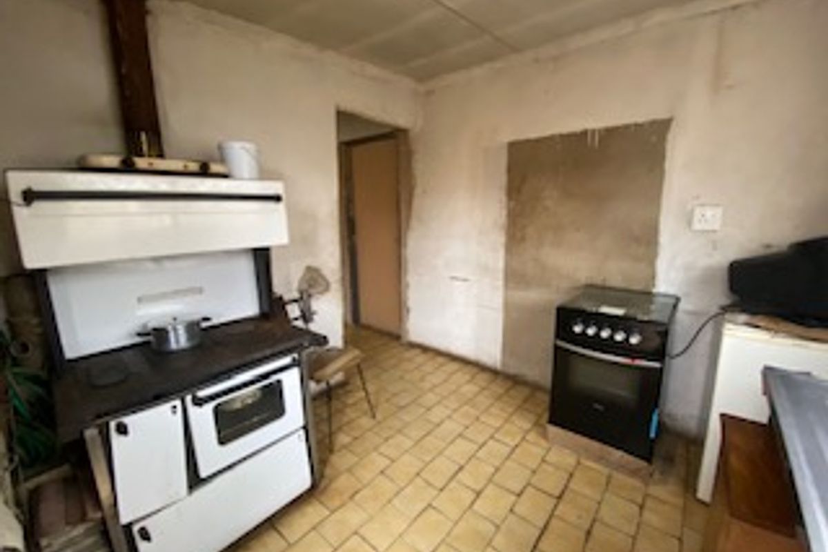 Home with extra income potential - Photo 4