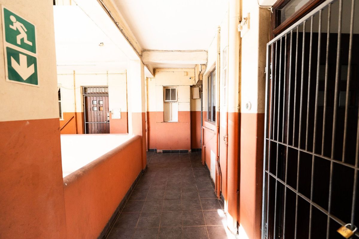 2 Bedroom Apartment In Central - Photo 3