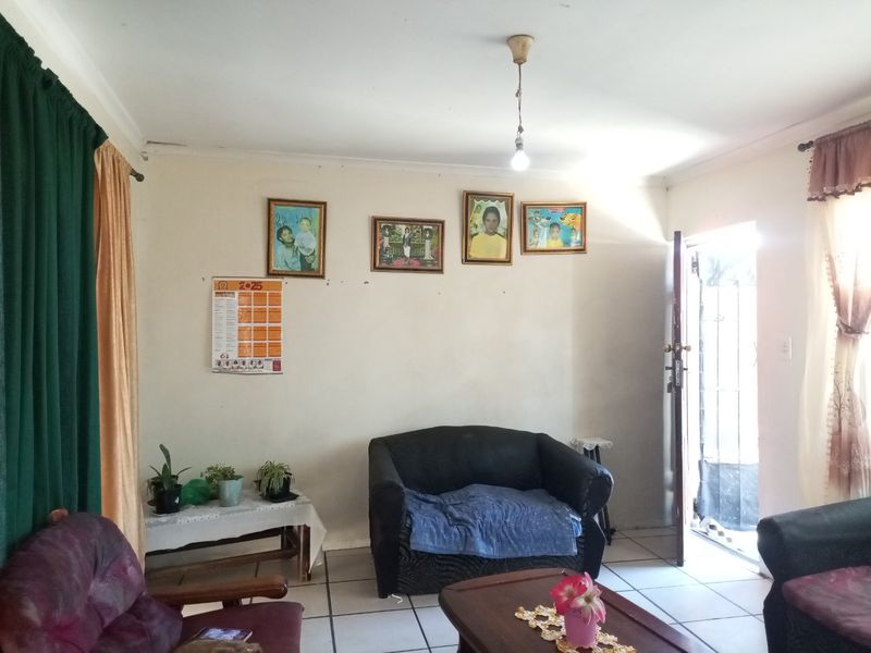 3-Bedroom Home with granny flat for sale!!!   EXCLUSIVE SOLE MANDATE!!!!! - Photo 9