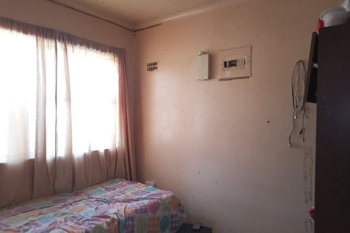 3-Bedroom Home with granny flat for sale!!!   EXCLUSIVE SOLE MANDATE!!!!! - Photo 2