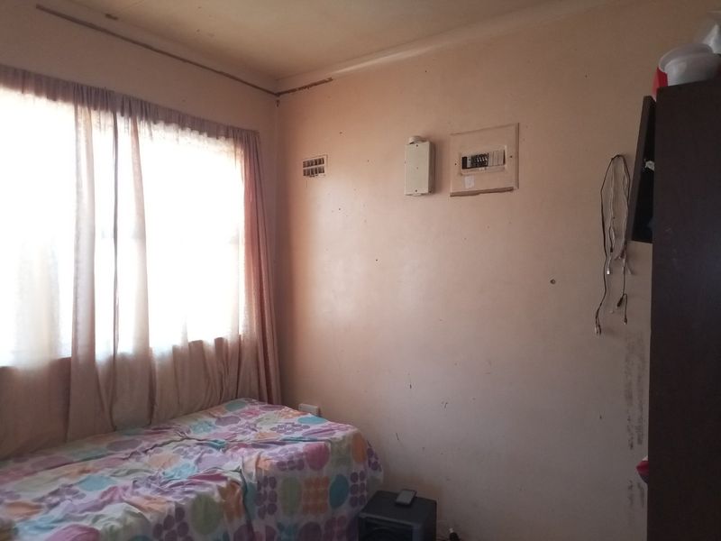 3-Bedroom Home with granny flat for sale!!!   EXCLUSIVE SOLE MANDATE!!!!! - Photo 2