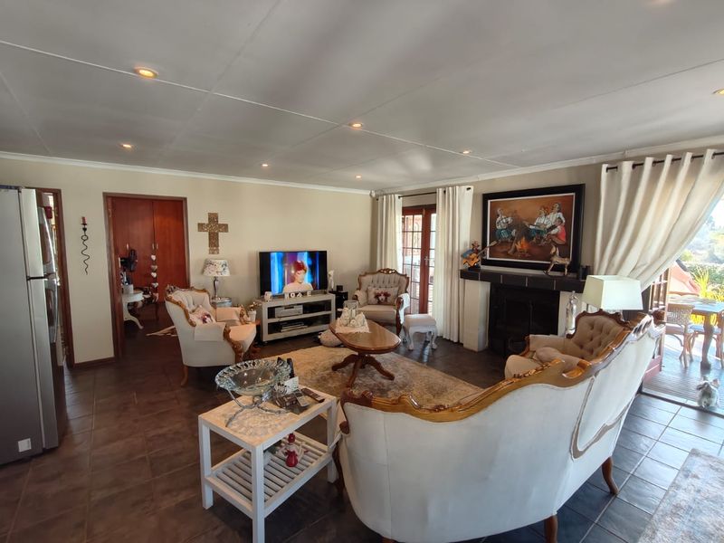 Exceptional 3-Bedroom Home with Flatlet - Photo 6