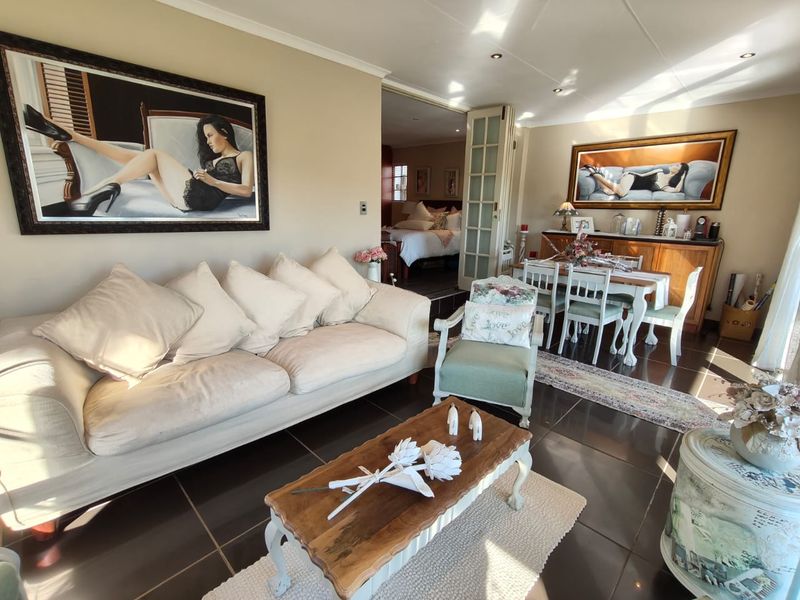 Exceptional 3-Bedroom Home with Flatlet - Photo 5