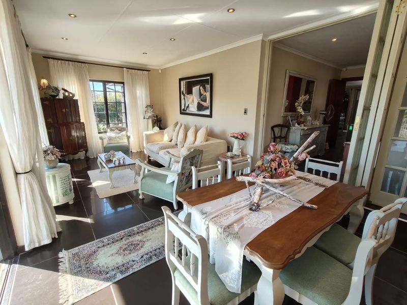 Exceptional 3-Bedroom Home with Flatlet - Photo 4