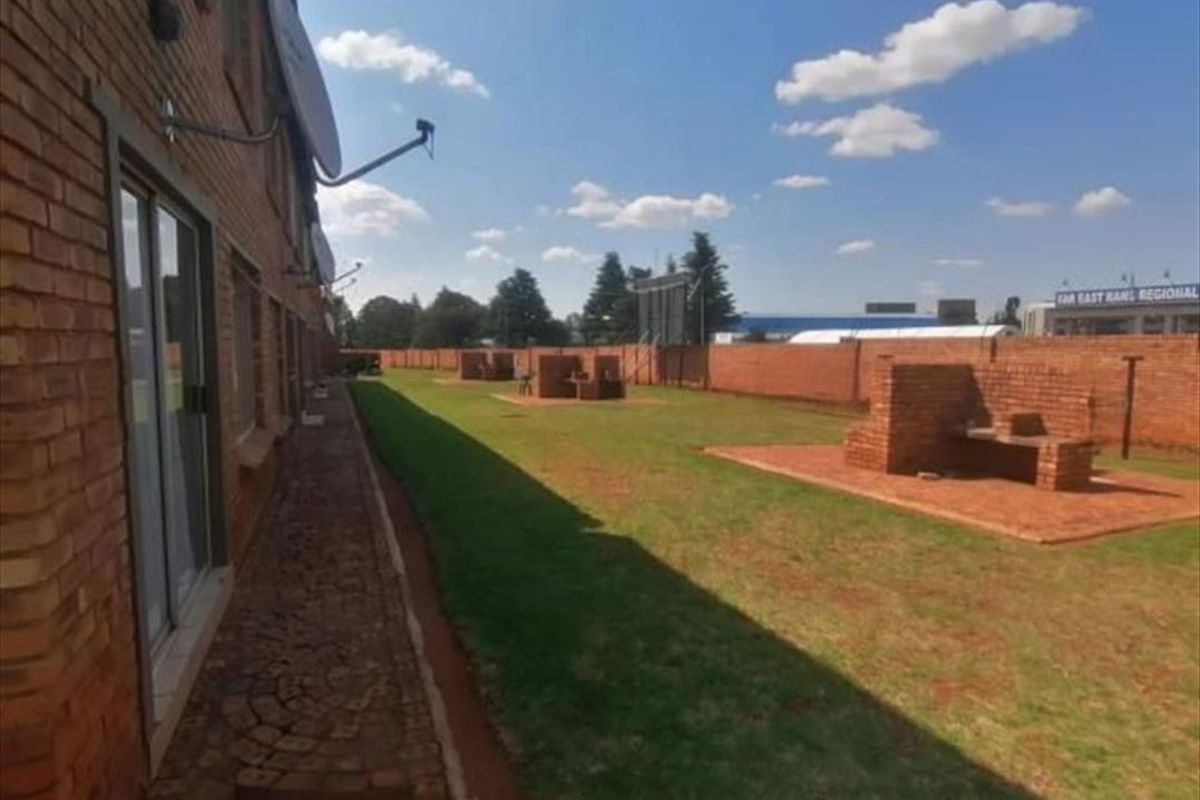 Neat One-Bedroom Home with Carport - Photo 3