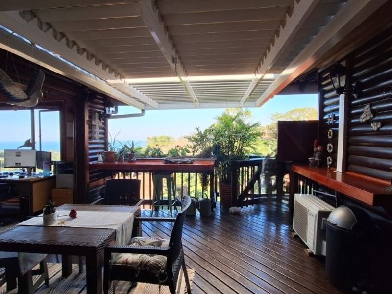 Stylish 4-Bedroom Townhouse with Sea Views & Modern Features – Southport - Photo 5