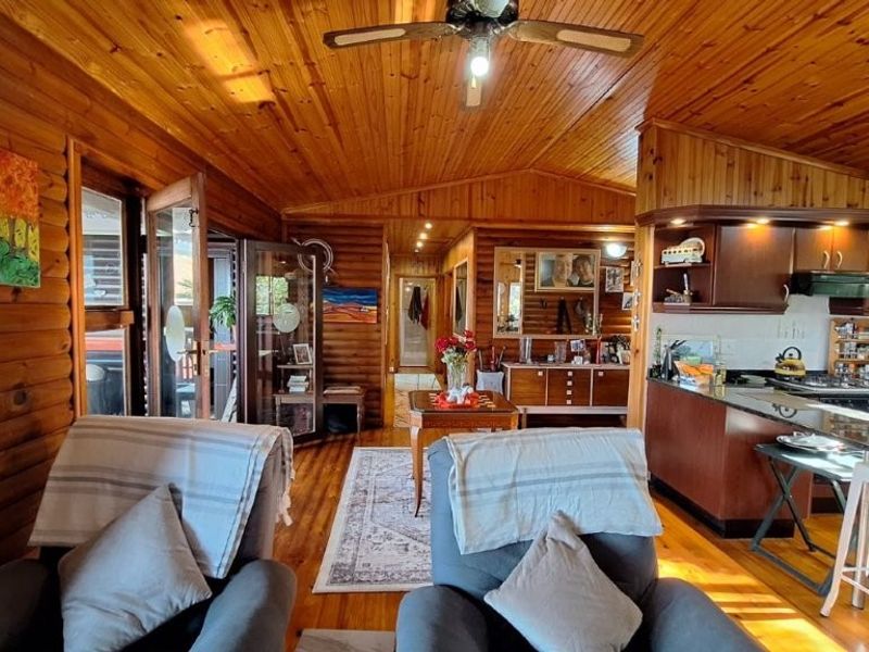 Stylish 4-Bedroom Townhouse with Sea Views & Modern Features – Southport - Photo 9