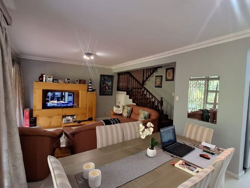 Luxury Living in Secure Coastal Elegance – Southport - Photo 6