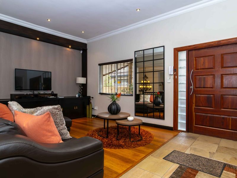 Elevated Living on the Ridge of Kensington!!! - Photo 2
