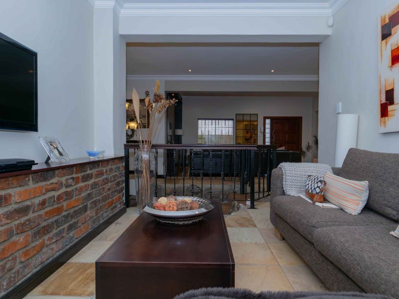 Elevated Living on the Ridge of Kensington!!! - Photo 8