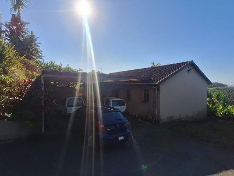 Spacious 3-Bedroom Home with Sea Views and 3 Income-Generating Flatlets – Hibberdene - Photo 3