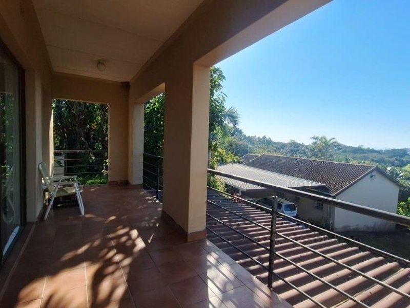 Spacious 3-Bedroom Home with Sea Views and 3 Income-Generating Flatlets – Hibberdene - Photo 7