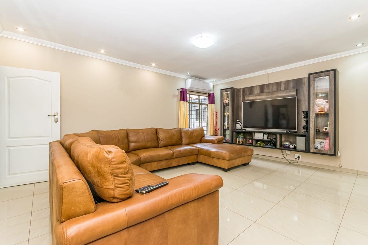 Ideal Modern Home for Sale in Laudium - Photo 4