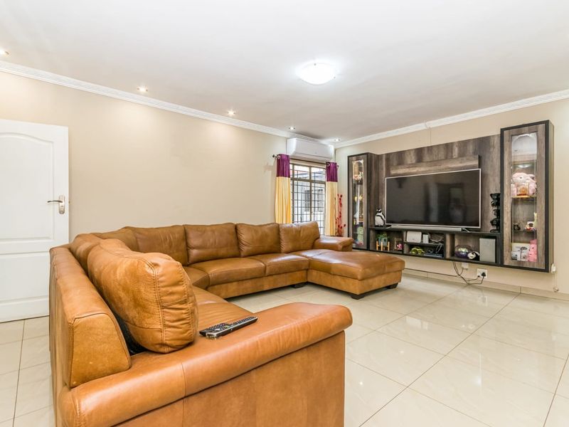 Ideal Modern Home for Sale in Laudium - Photo 4
