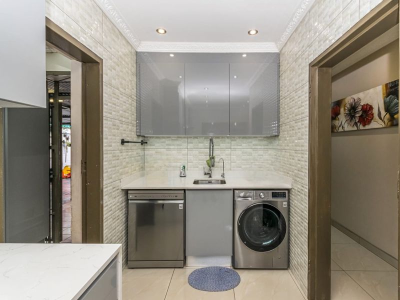 Ideal Modern Home for Sale in Laudium - Photo 10