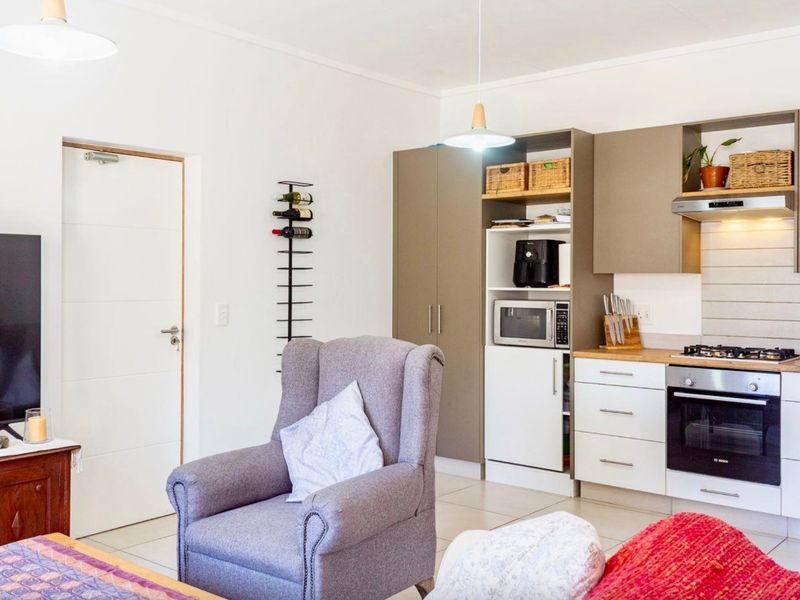 HOME FOR SALE IN BOSCHKLOOF COUNTRY ESTATE, GEORGE - Photo 2