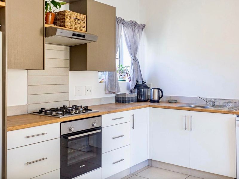 HOME FOR SALE IN BOSCHKLOOF COUNTRY ESTATE, GEORGE - Photo 6