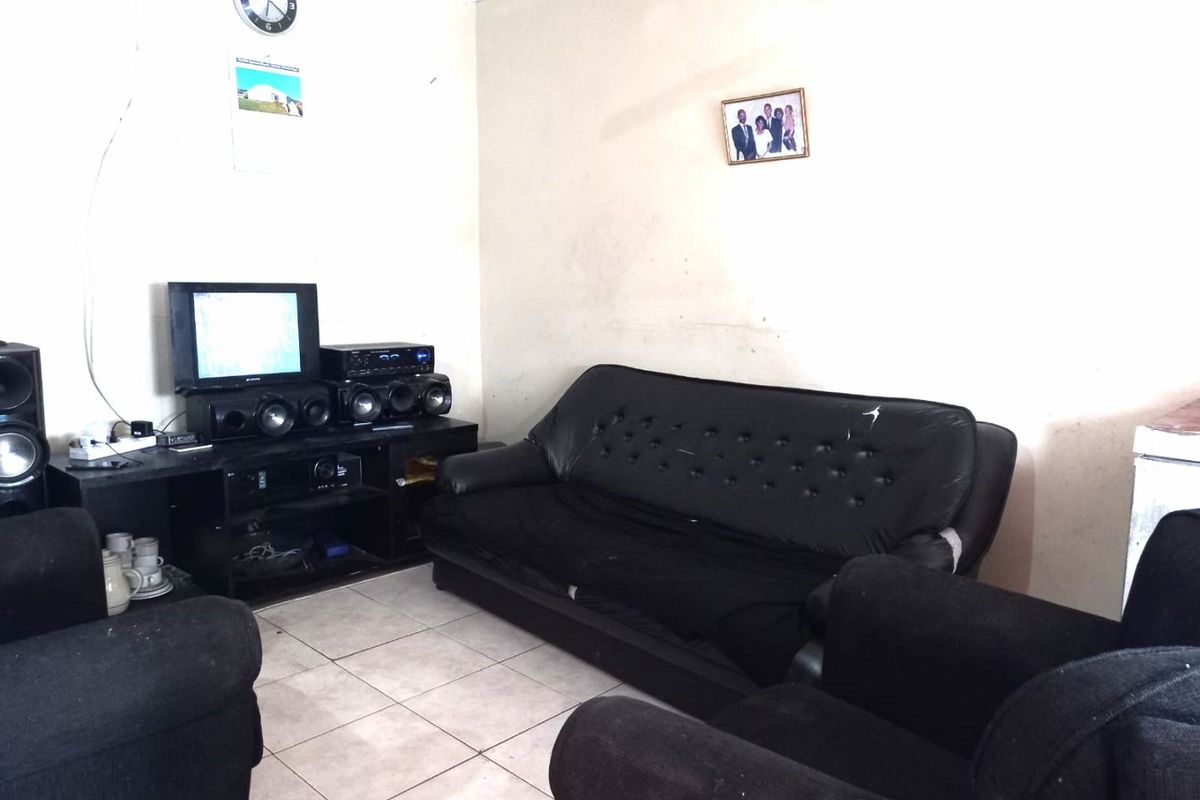 House For Sale in Devon Park - Photo 3