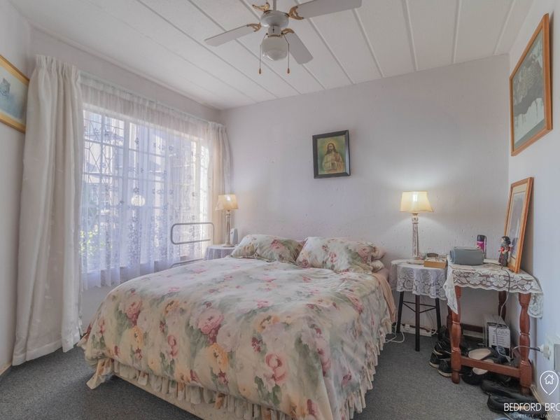 Charming 2-Bedroom Garden Apartment for Sale - Photo 10