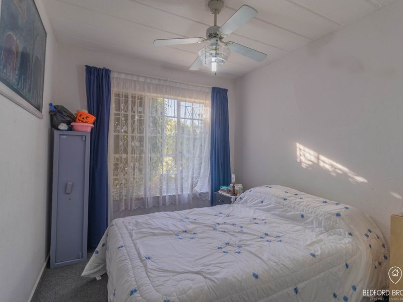 Charming 2-Bedroom Garden Apartment for Sale - Photo 8