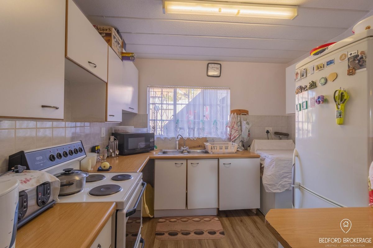 Charming 2-Bedroom Garden Apartment for Sale - Photo 3