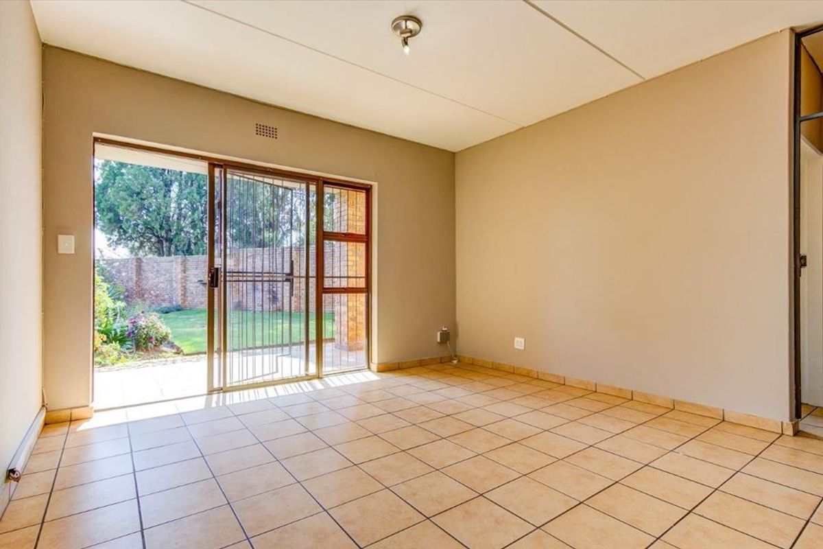 Neat Two-Bedroom Home with Garage and Carport - Photo 2