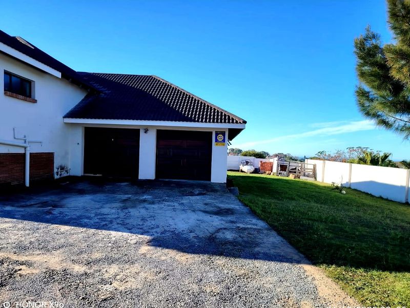 5 Bedroom House for Sale in Amalinda - Photo 5