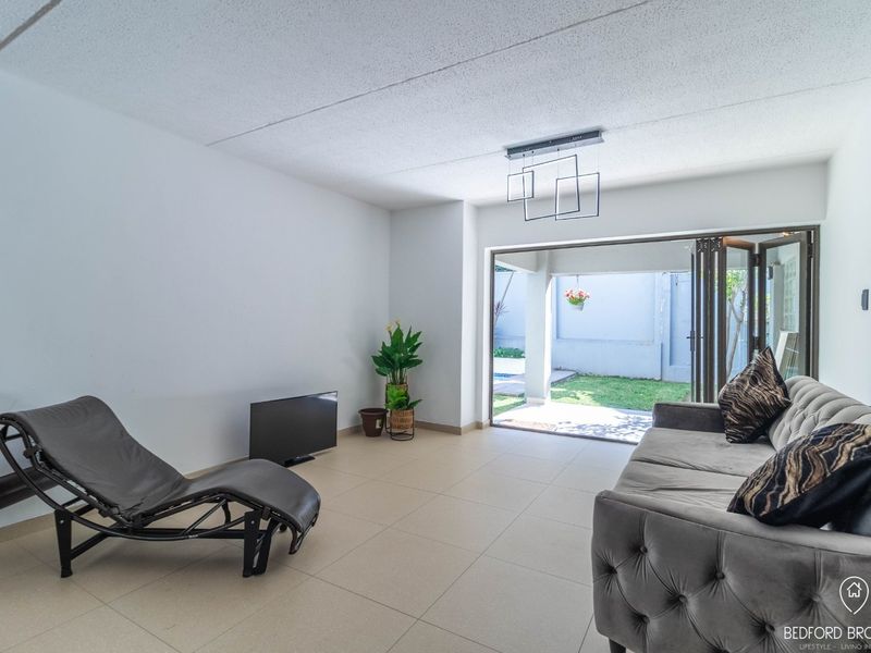 Modern 2-Bedroom Townhouse in Prime Melrose Location - Photo 6