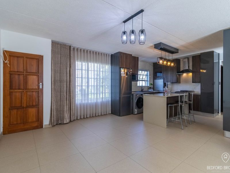 Modern 2-Bedroom Townhouse in Prime Melrose Location - Photo 7