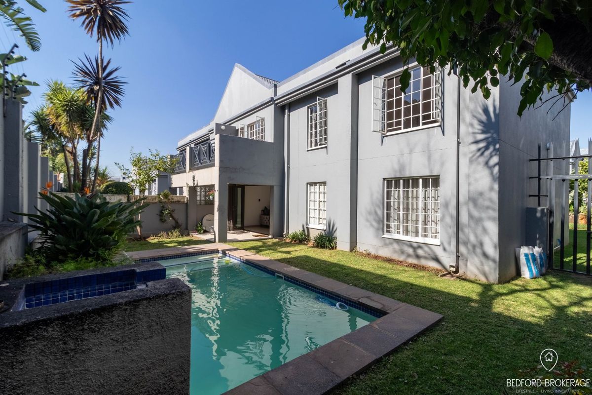 Modern 2-Bedroom Townhouse in Prime Melrose Location - Photo 4