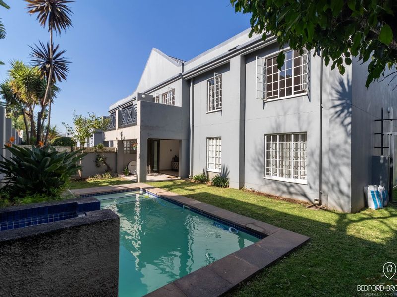 Modern 2-Bedroom Townhouse in Prime Melrose Location - Photo 4