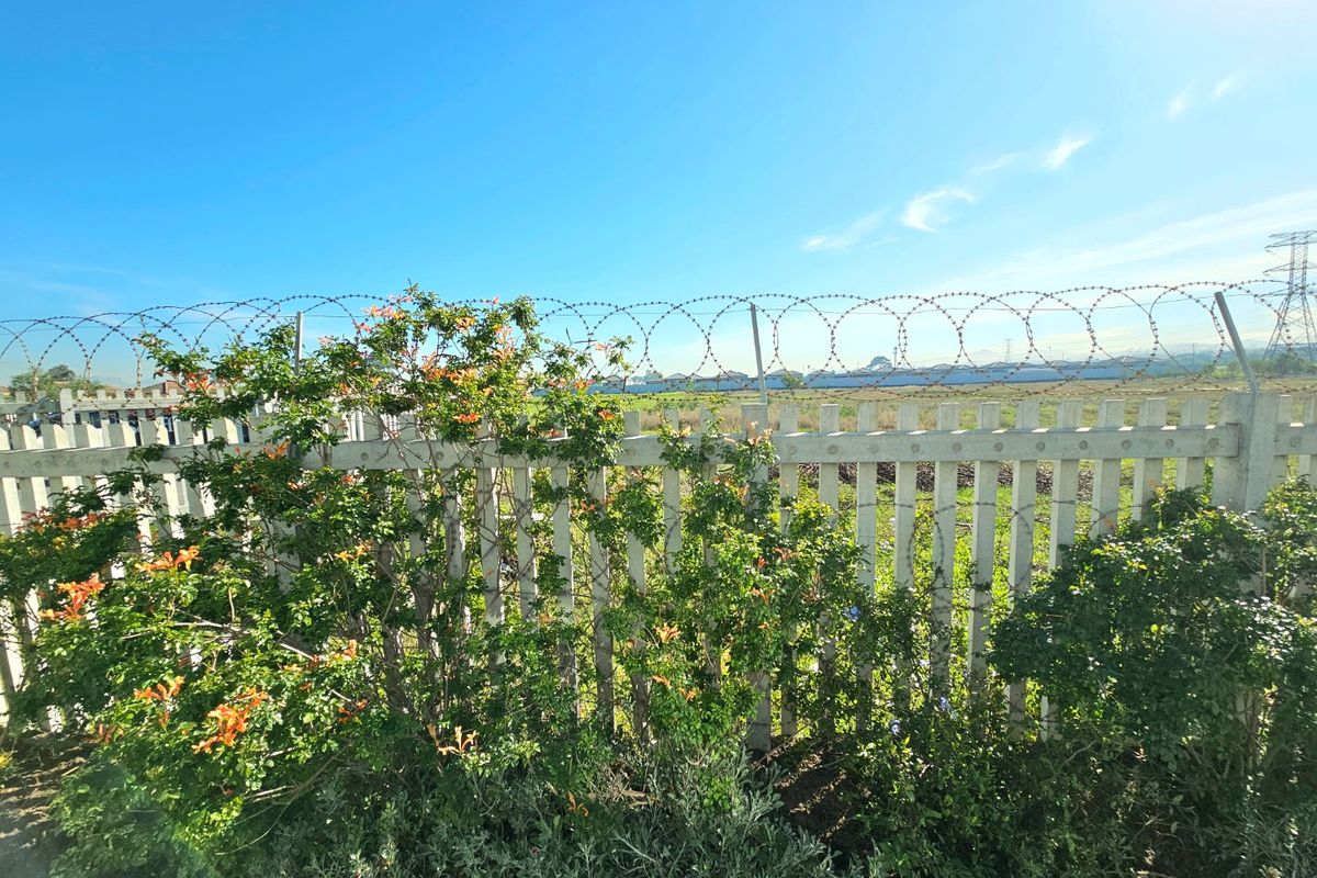 Modern two bedroom Townhouse/flat in secured complex - Photo 3