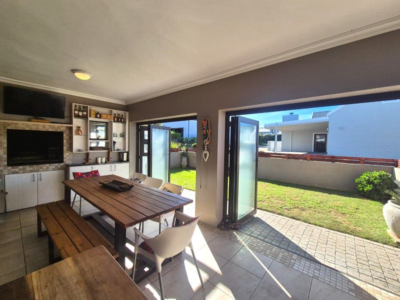 Family home in sought after estate  - Photo 2