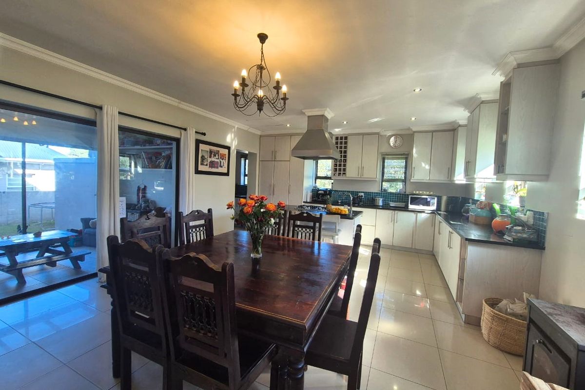 Family home in sought after estate  - Photo 5