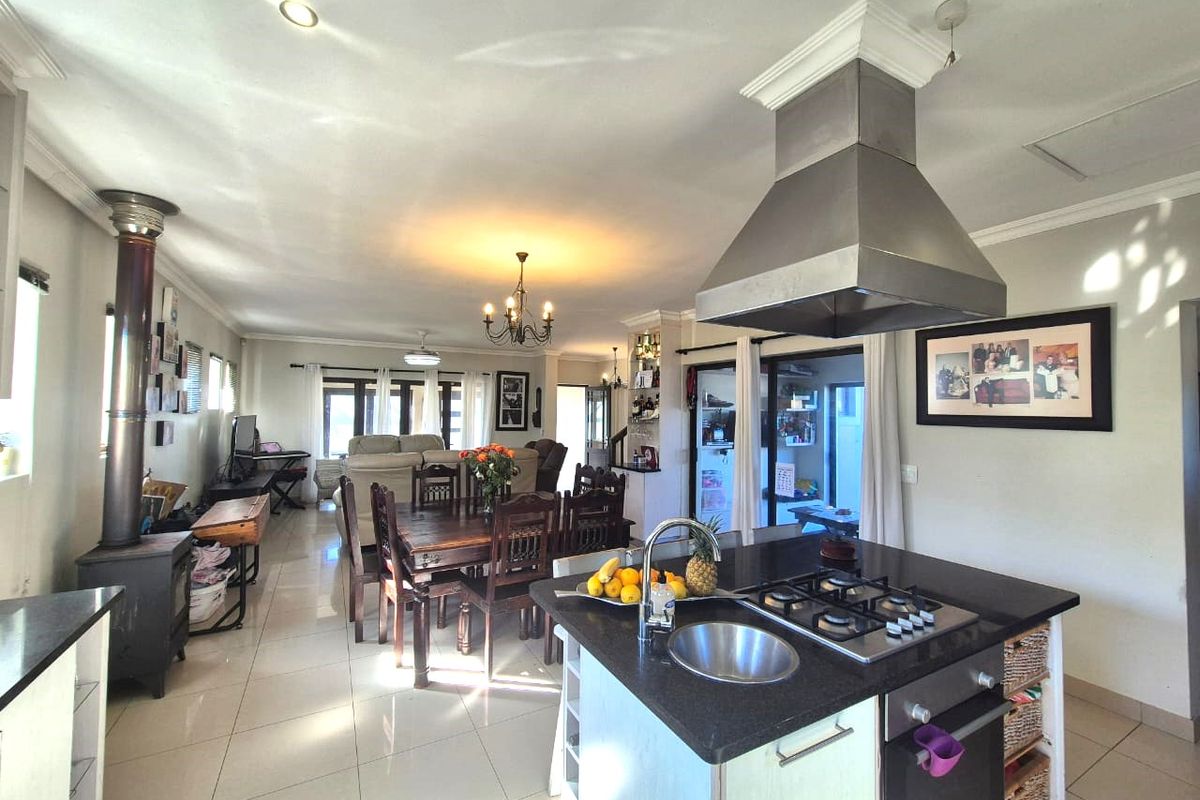 Family home in sought after estate  - Photo 3