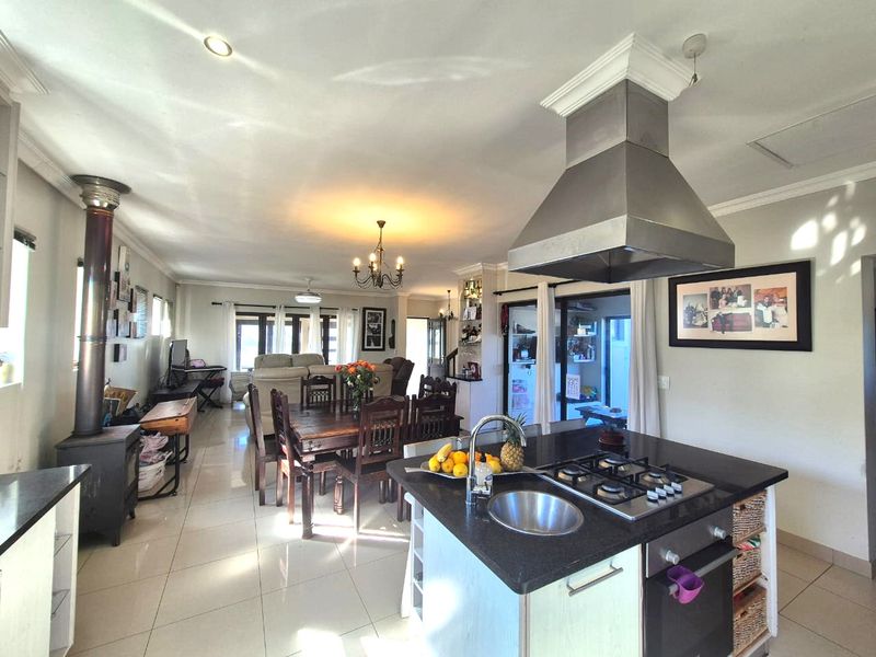 Family home in sought after estate  - Photo 3